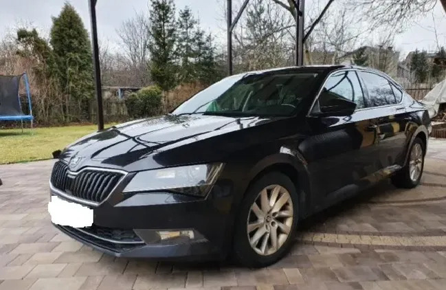 skoda superb Skoda Superb cena 79900 przebieg: 155500, rok produkcji 2018 z Wołomin